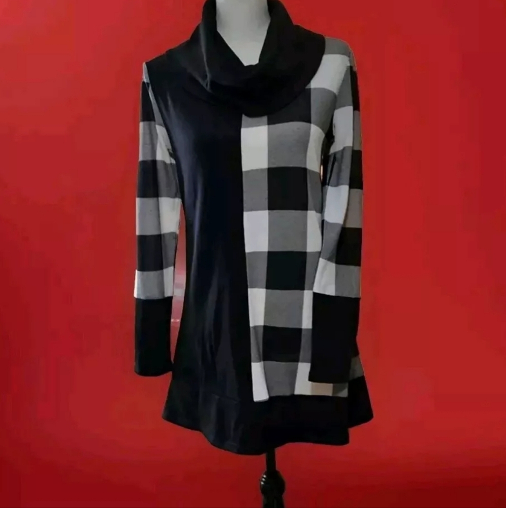 Youtalia Black and White Checkered Tunic